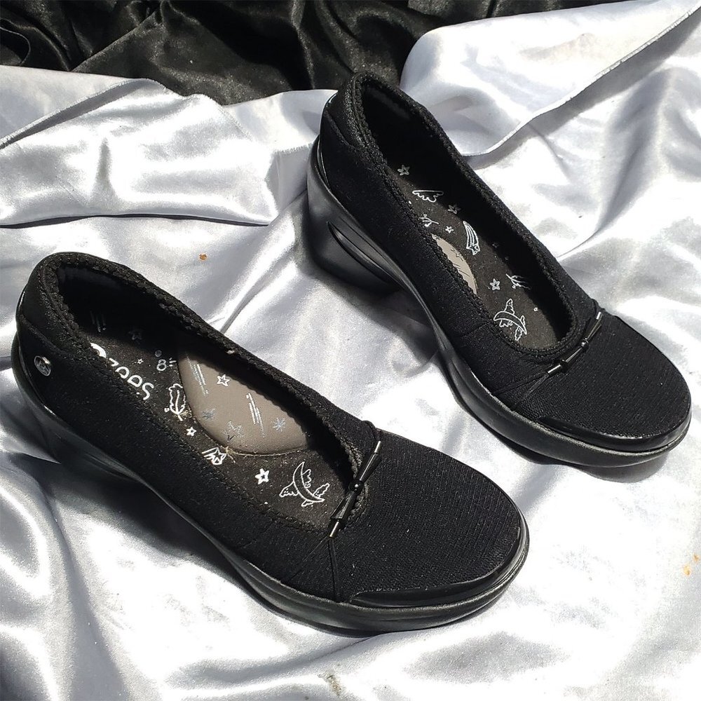 NEW BZEES  black canvas and patent wedge comfort shoes Sz 6 - ELECTRIC